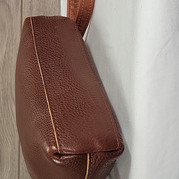 Portland Leather Brown Pebble Leather Crossbody Shoulder Bag - Picture 7 of 12